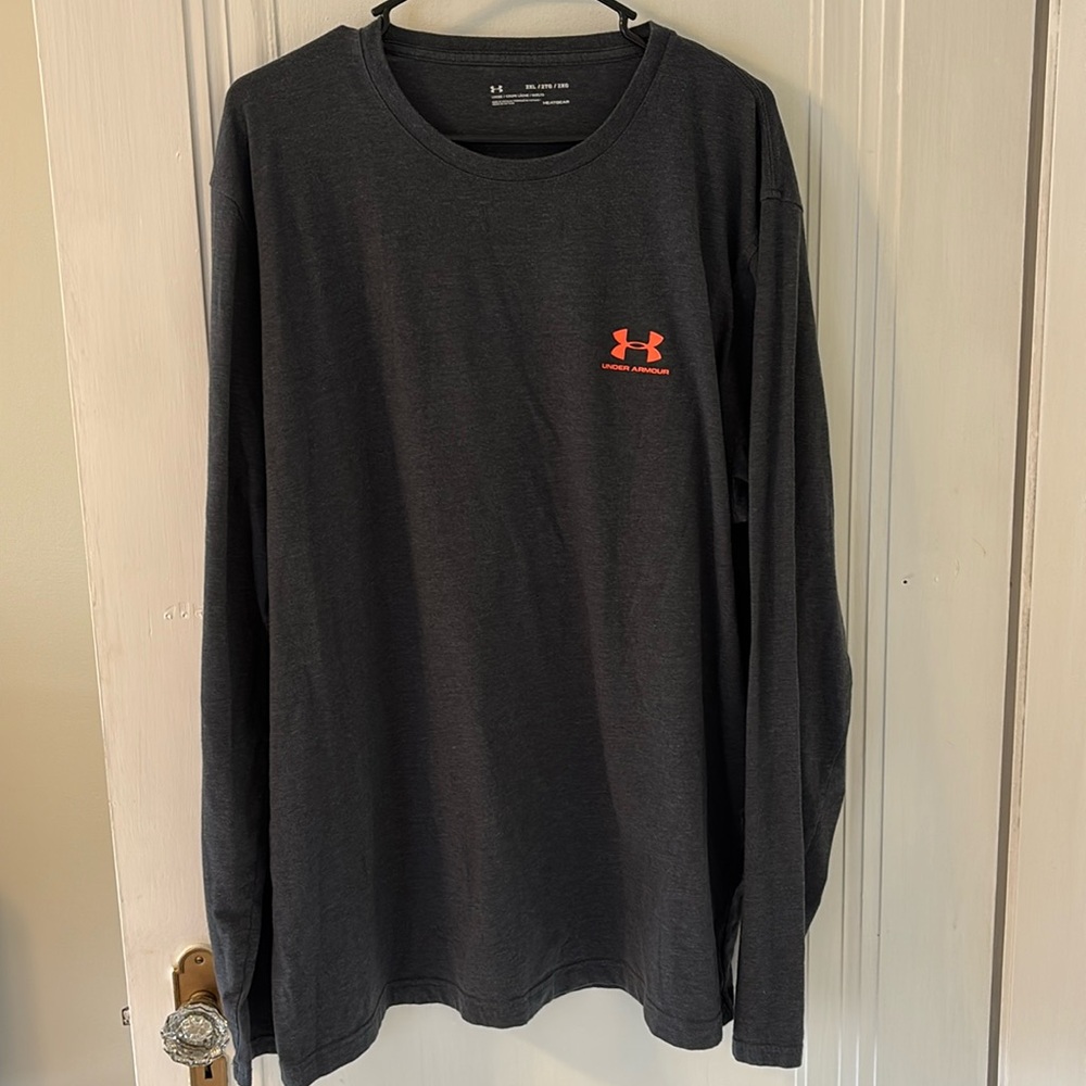 Under Armour Men's Dark Gray Long Sleeve Shirt